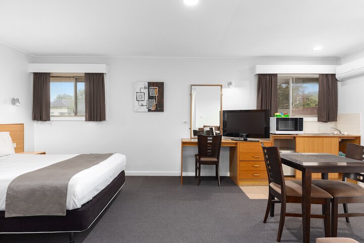 Room 15 of 120