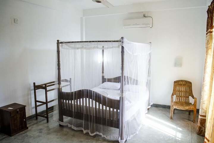 Room 9 of 36