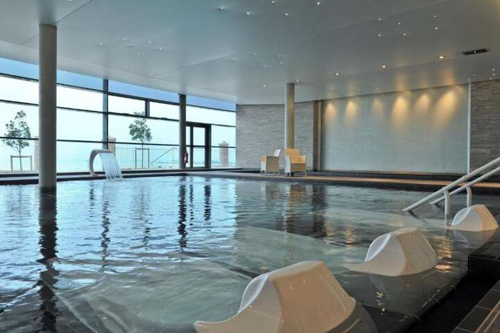 Hotel Pool