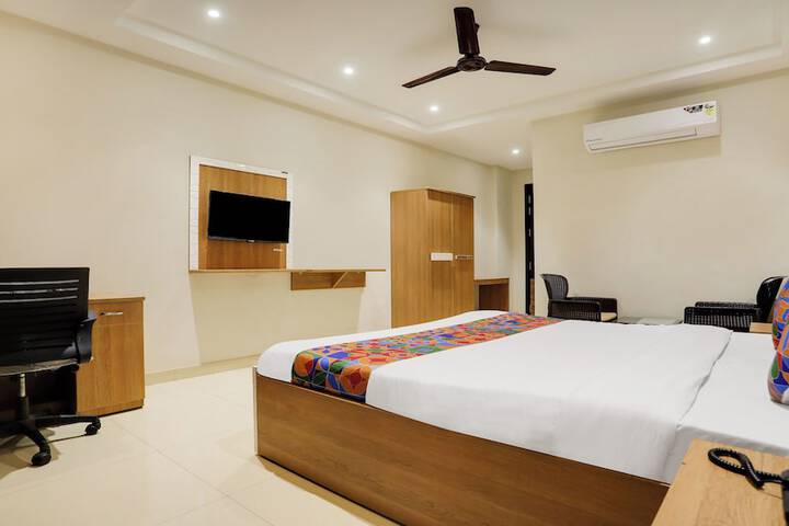Room 13 of 35