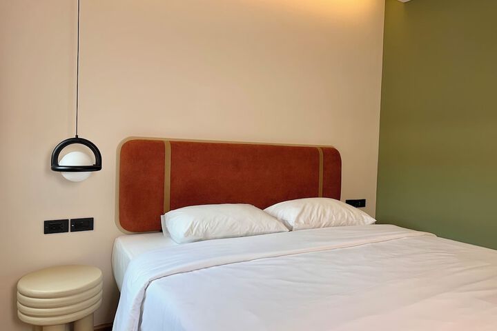 Room 10 of 79