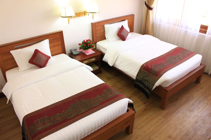 Room 25 of 53