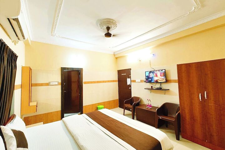 Room 9 of 22