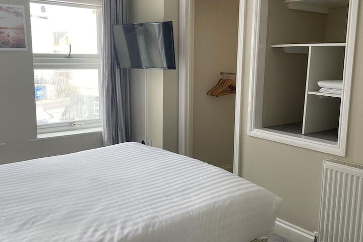 Room 22 of 193