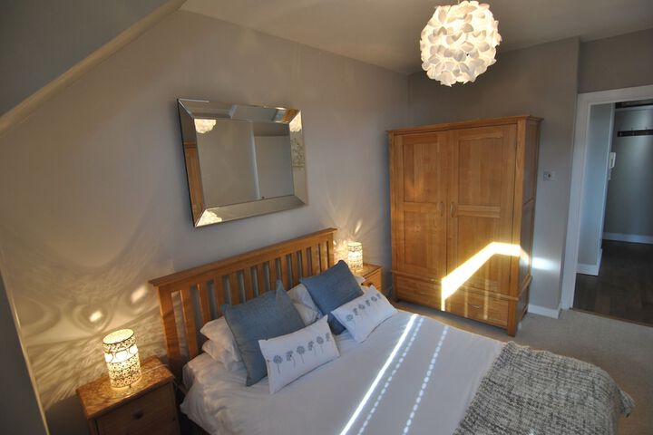 Room 2 of 38