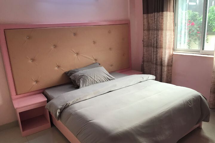 Room 2 of 34