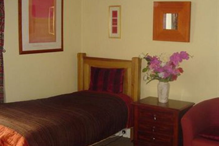 Room 14 of 22