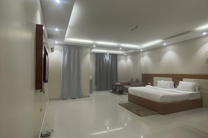 Room 6 of 40