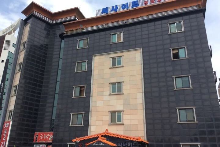 Hotel 13 of 14
