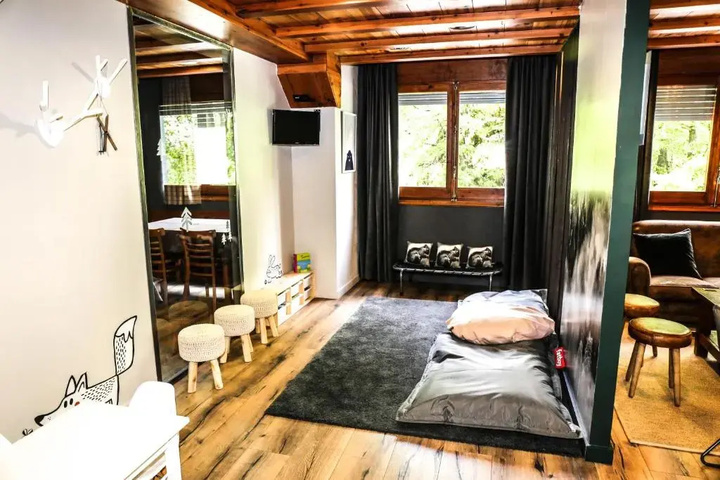 Room 3 of 11