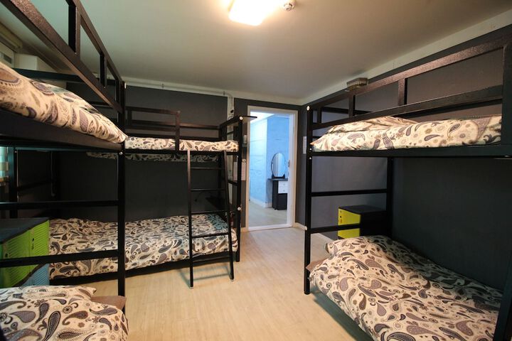 Room 18 of 86
