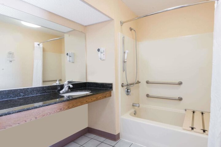 Photo 6