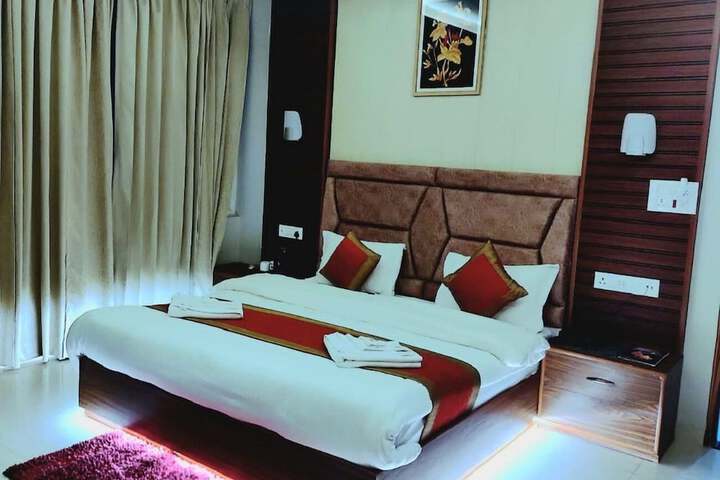 Room 9 of 21
