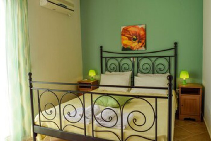 Room 11 of 23