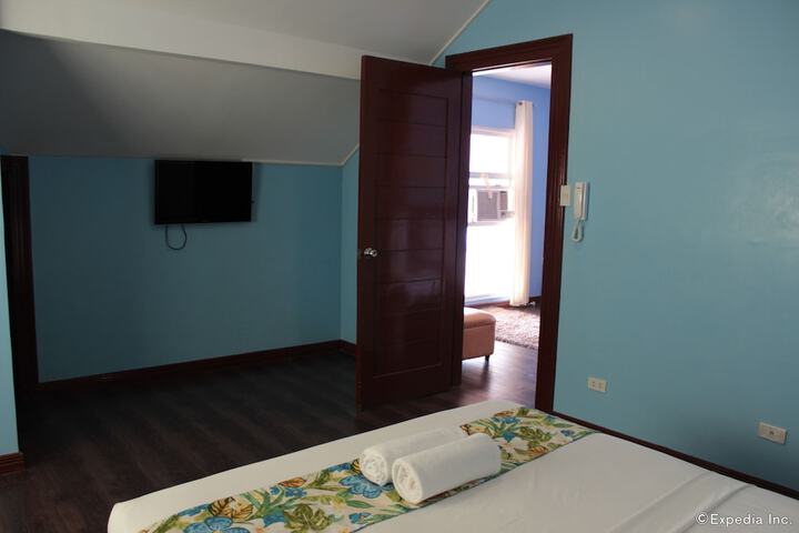Room 4 of 64