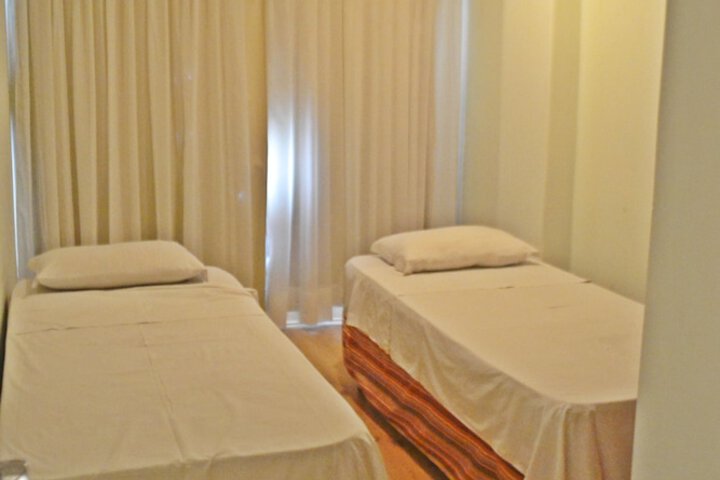 Room 4 of 30