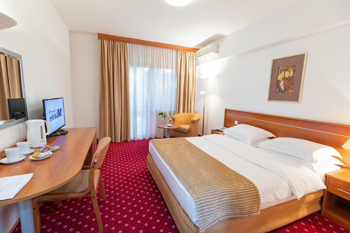 Room 4 of 37