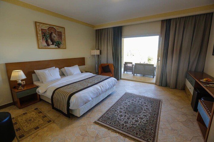 Room 14 of 86