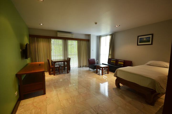 Room 13 of 35