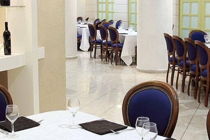 Ballroom/Hall 60 of 133