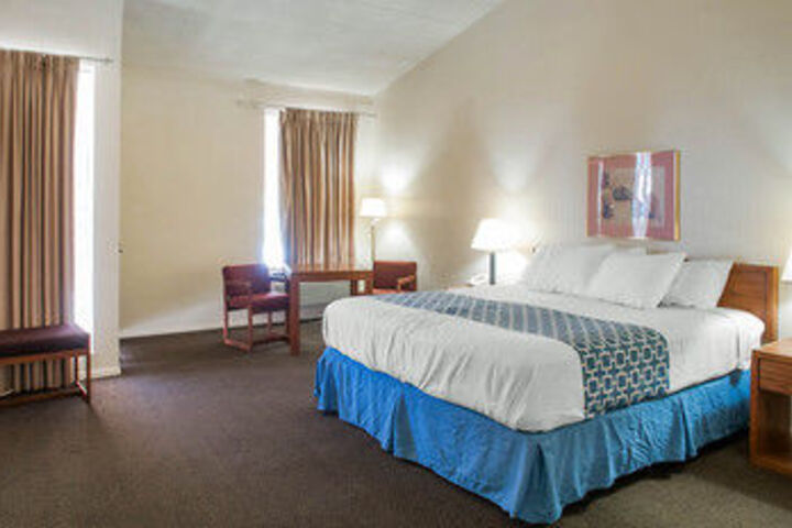 Room 13 of 23
