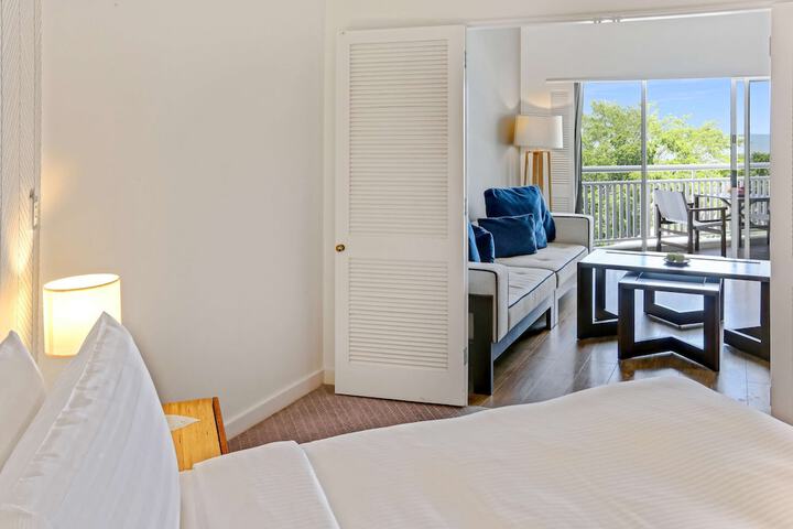 Room 16 of 193