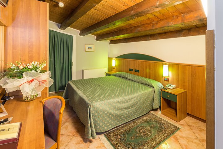 Room 14 of 39