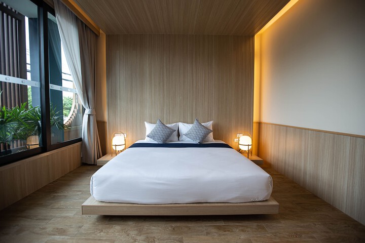 Room 6 of 67