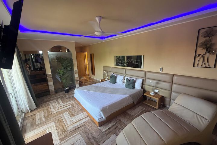 Room 29 of 157