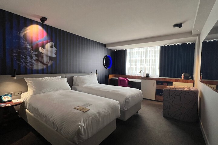 Room 16 of 74