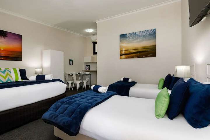 Room 13 of 42