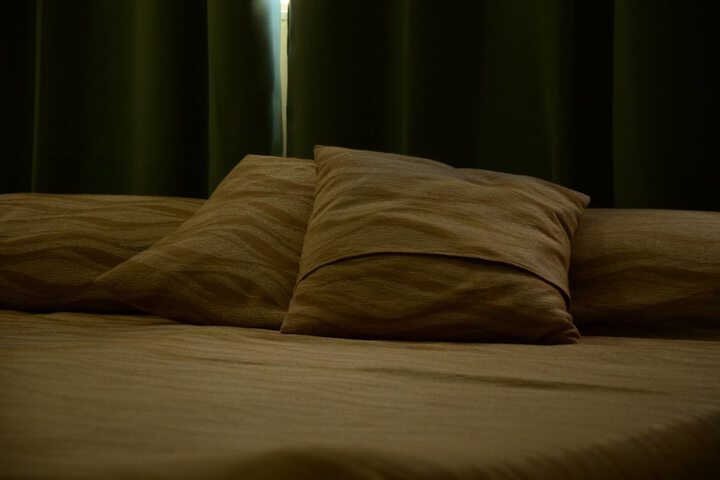 Room 4 of 17
