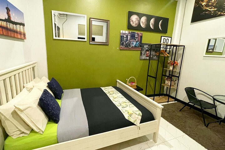 Room 28 of 68