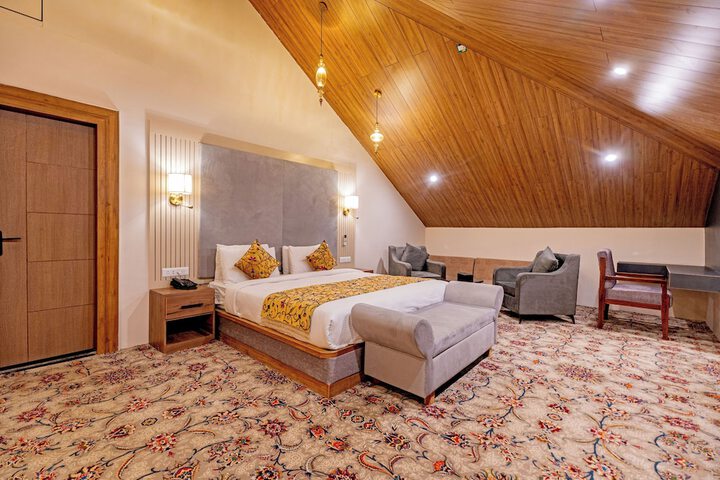 Room 10 of 38