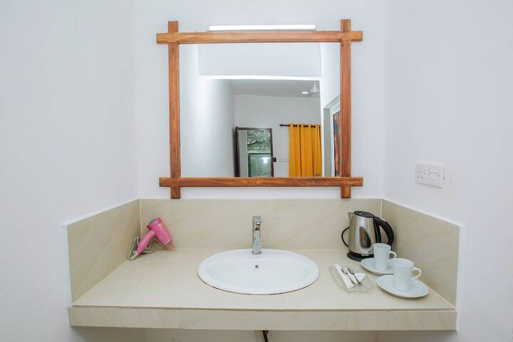 Room 5 of 18
