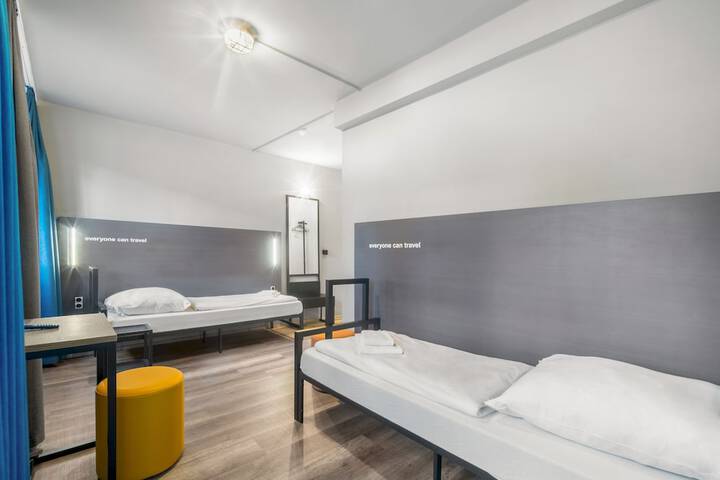 Room 29 of 83