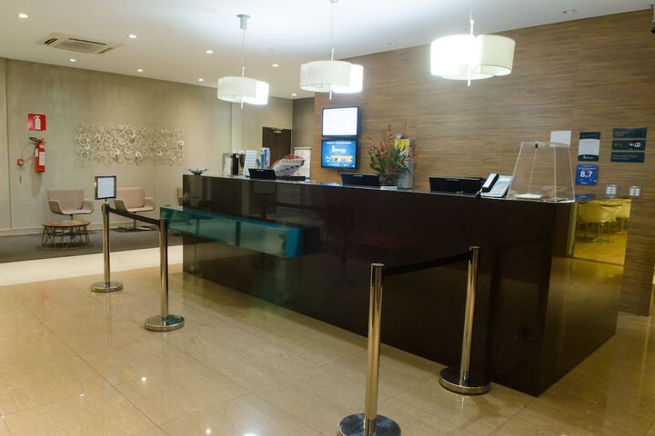 Check-in/check-out kiosk