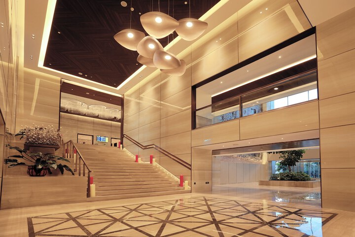 Entrance & Lobby