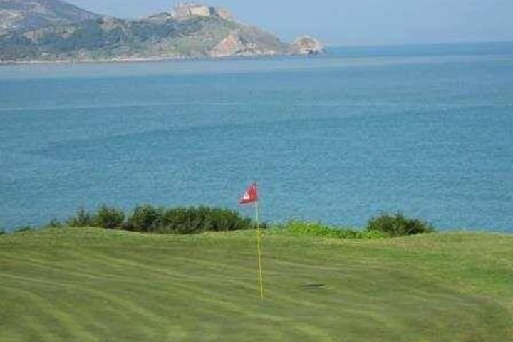 Golf 8 of 17