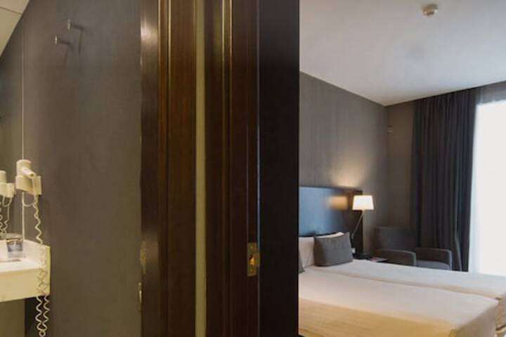 Room 25 of 41