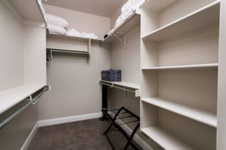 Room 33 of 39