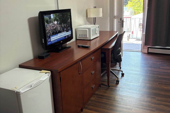 Room 22 of 61