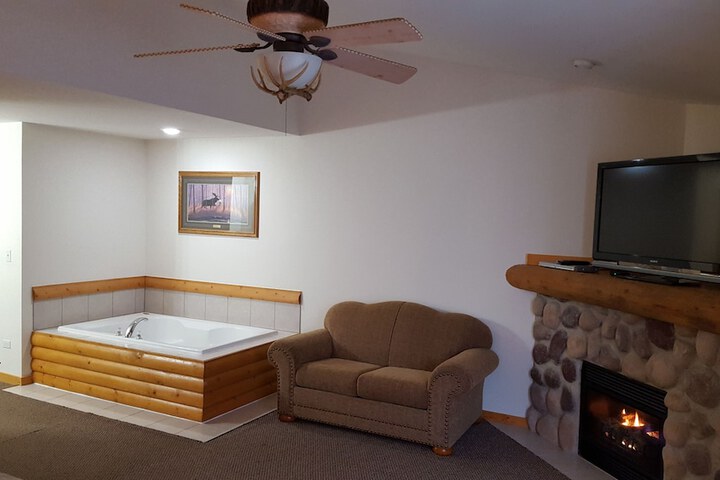 Room 17 of 37