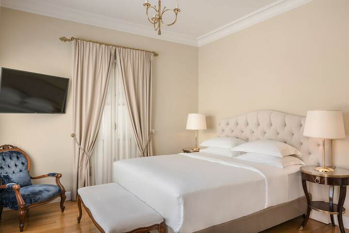 Room 16 of 78