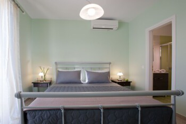 Room 5 of 22