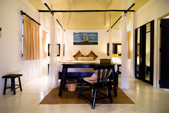Room 8 of 62