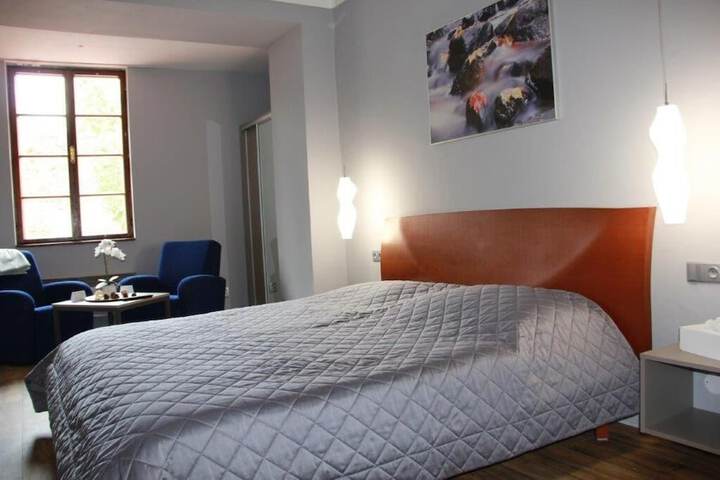 Room 11 of 46