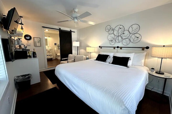 Room 26 of 68