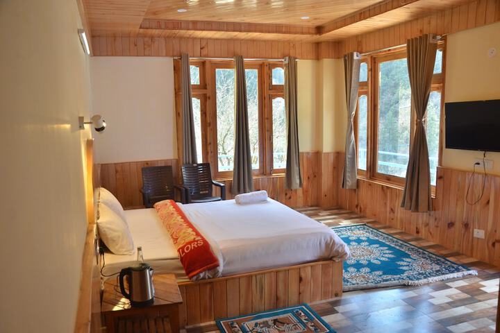 Room 2 of 14