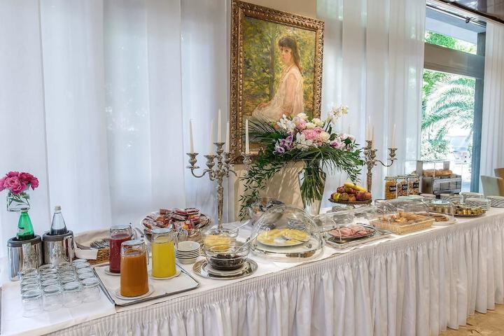Dining Photos